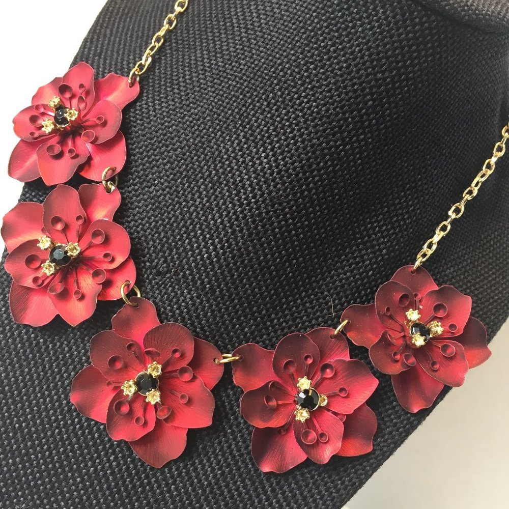 🏆❤️🏆❤️Red Metal Floral Statement Necklace🏆❤️🏆